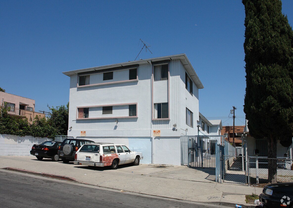Primary Photo - 648 N Harvard Blvd