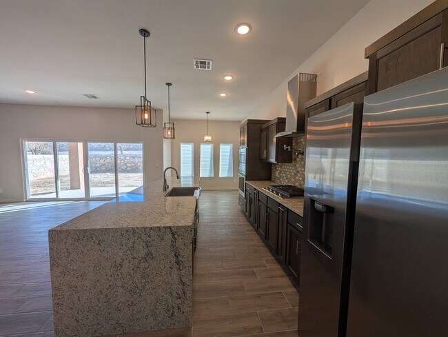 Foto del edificio - 517 La Entrada Cir