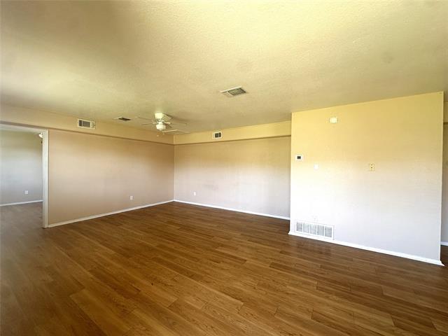 Foto del edificio - 1808 Spring Lake W