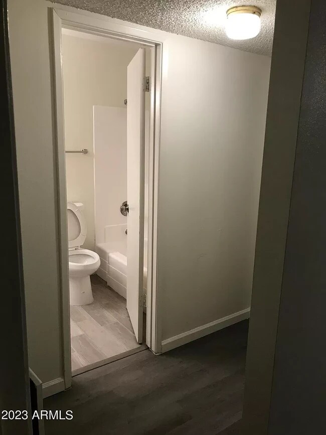 Foto del edificio - 3320 W Northern Ave