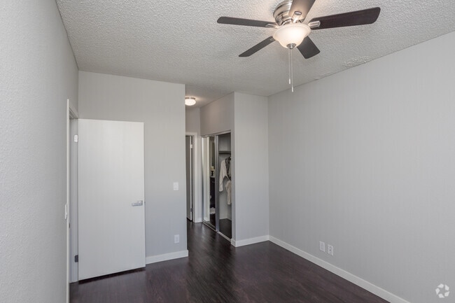 1BR, 1BA - 600 SF - Cielo