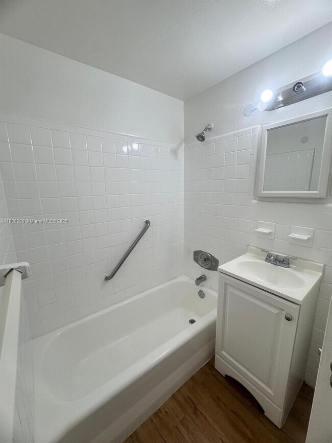Foto del edificio - 702 NE 8th Ave