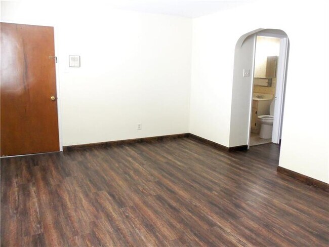 Foto del edificio - 307 Tyler Ave