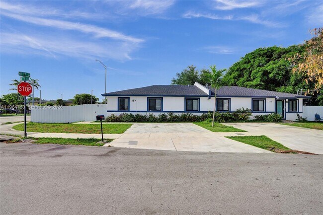 Building Photo - 1712 NW 76th Terrace