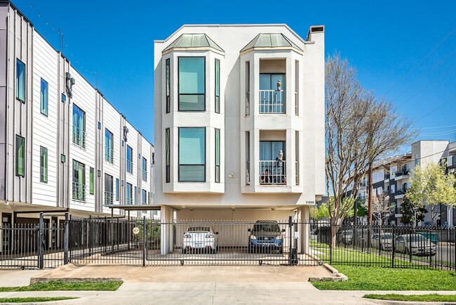 Photo - 2002 N Fitzhugh Ave Apartment