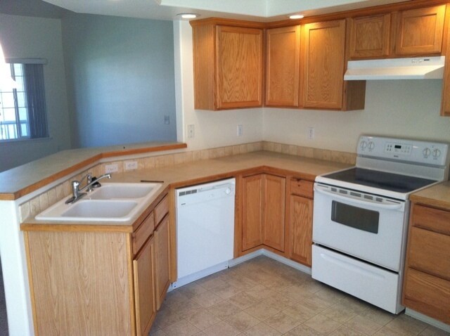 Foto del edificio - Beautiful 4-Bed Home in Quiet Creekwood Subdivision – High Convenience, Low Stress!