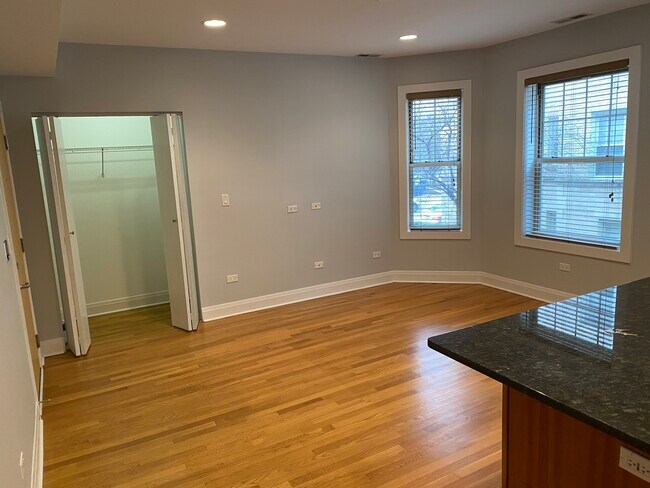 Foto del edificio - 1450 W Thorndale Ave