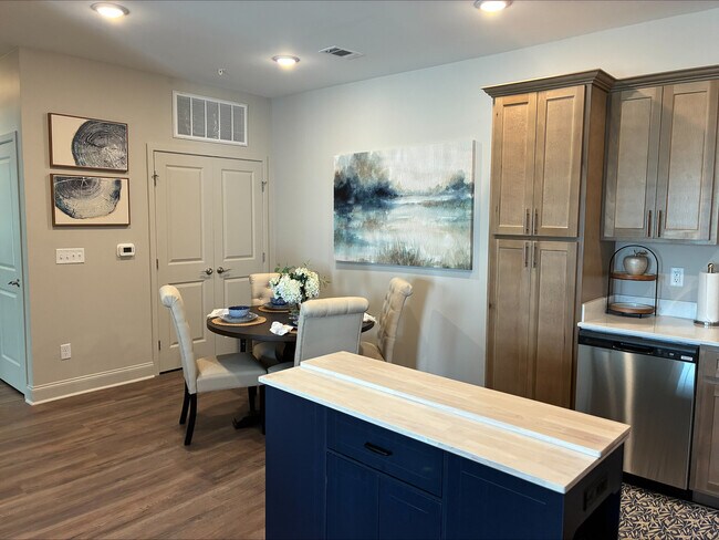 Kitchen - Lakeside Villas