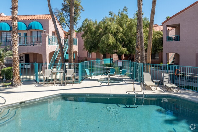 Pool and Spa - Winterhaven Terrace Apartments