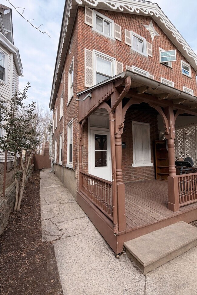 Foto del edificio - 709 W Marshall St