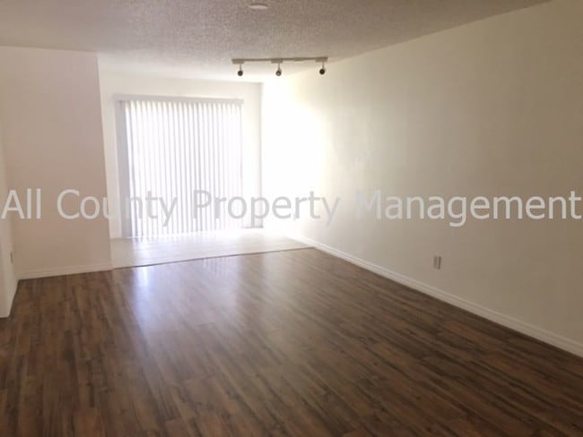 Building Photo - 6440 Bonnie Bay Cir N