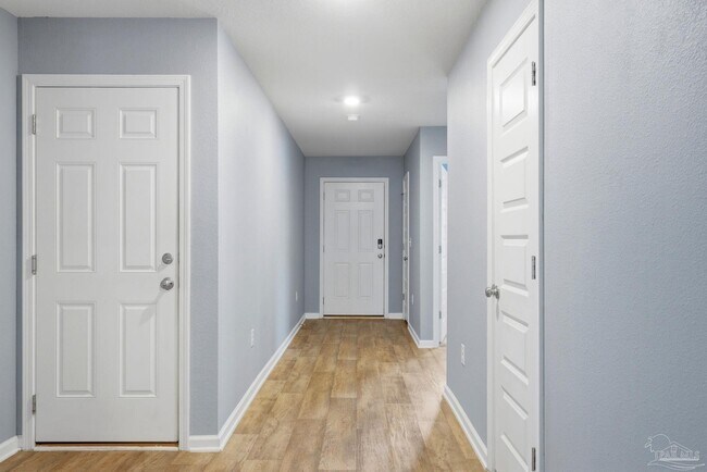Foto del edificio - 5598 Guinevere Ln