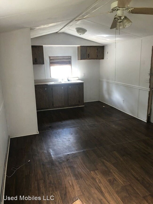 Building Photo - 2 br, 1 bath House - 539 Coconut Circle