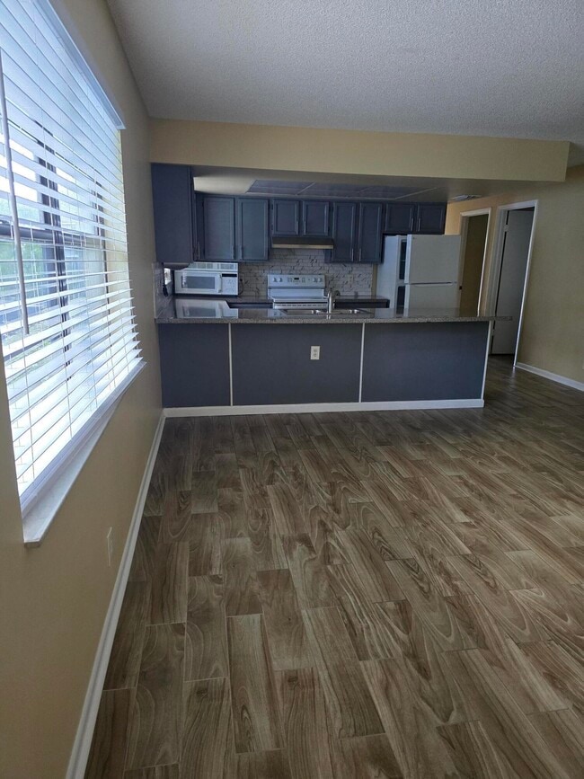 Foto del edificio - 13800 Bottlebrush Ct