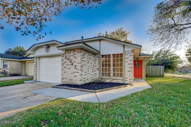 Foto del edificio - 20631 Burwood Cir