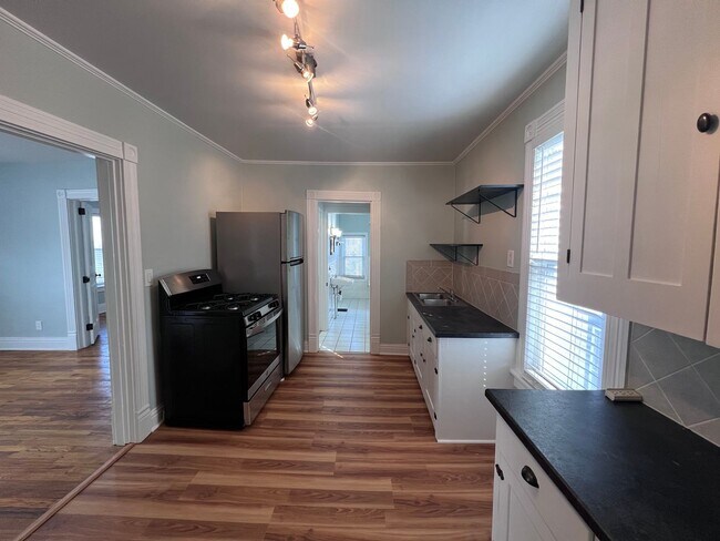 Foto del edificio - East Hills upper duplex!