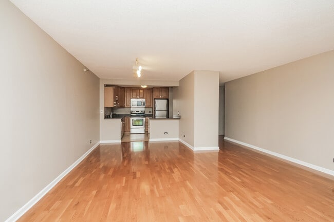 Building Photo - 10 E Ontario St