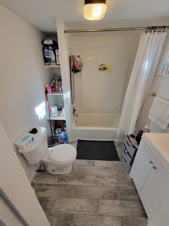 Foto del edificio - 240 Babcock St