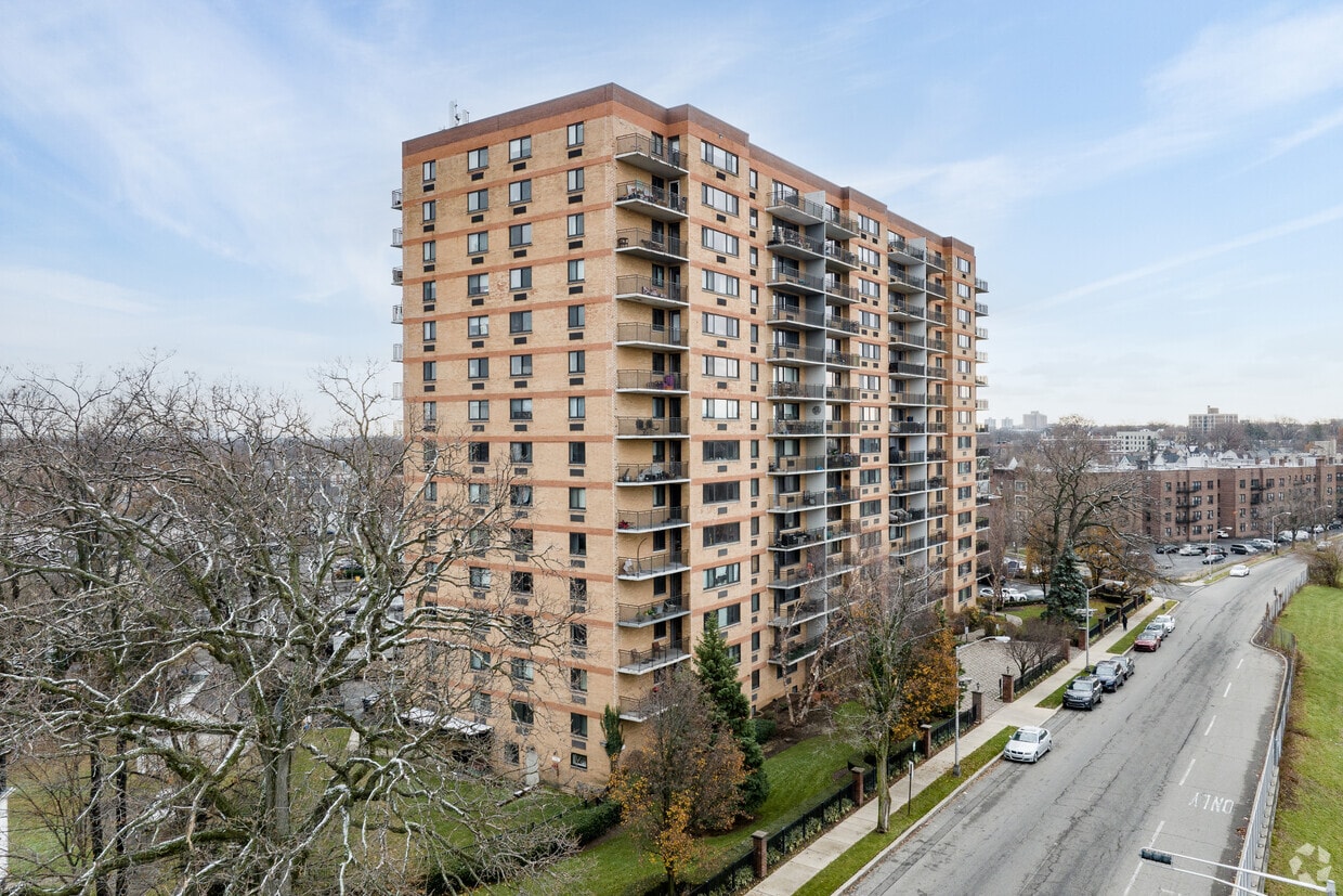 60 Parkway Apartments in East Orange, NJ
