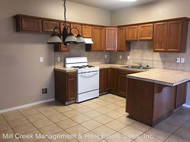 Building Photo - 935 S Fulgham St