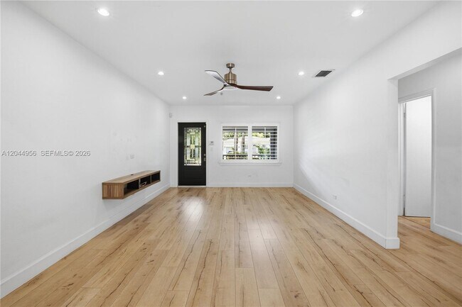 Building Photo - 7220 SW 53rd Ct