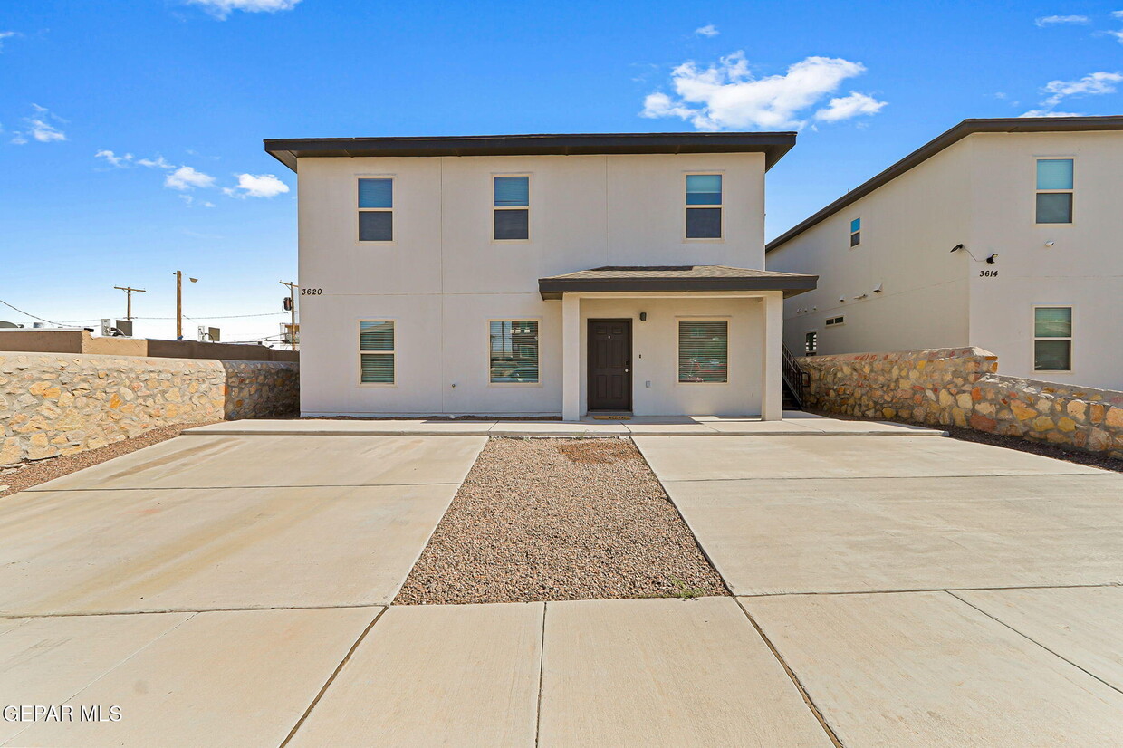 Primary Photo - 3620 Keltner Ave