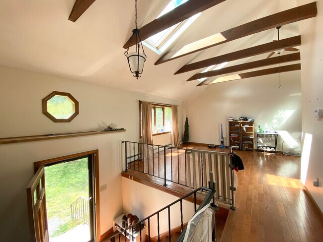 Building Photo - 30 Quaker St