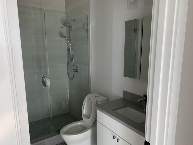 Foto del edificio - 281 Lamartine St