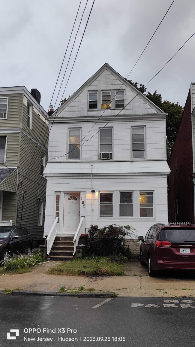 Building Photo - 105 Atlantic St