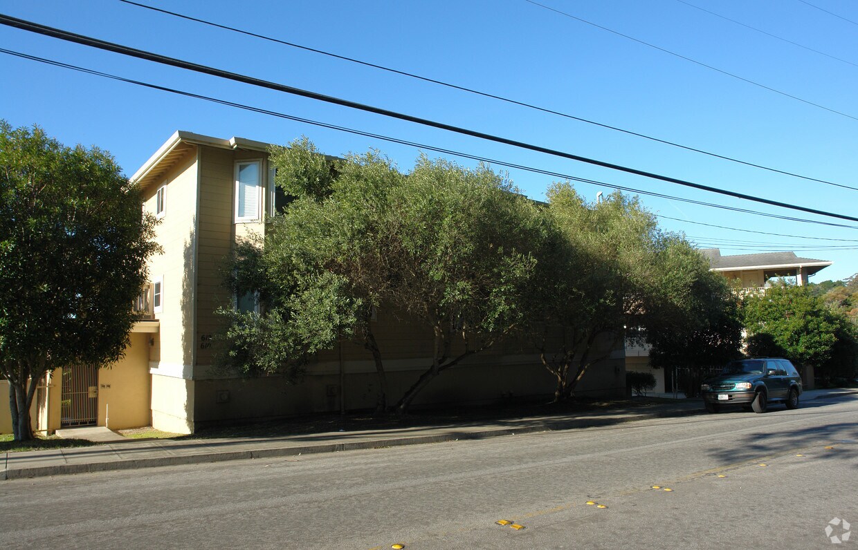 Foto del edificio - 598-612 Avenue Alhambra