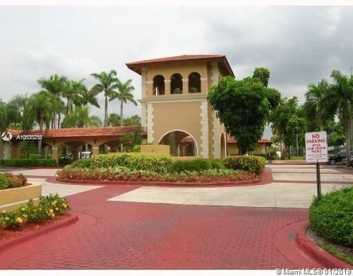 Foto del edificio - 18250 Mediterranean Blvd