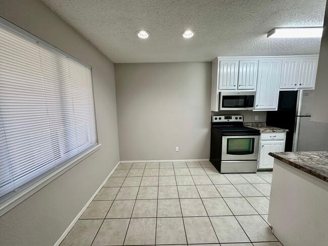 Foto del edificio - 2-Bedroom 2-Bathroom Condo Close to Baylor...