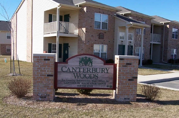 Canterbury Woods - Apartments In Morris, Il 