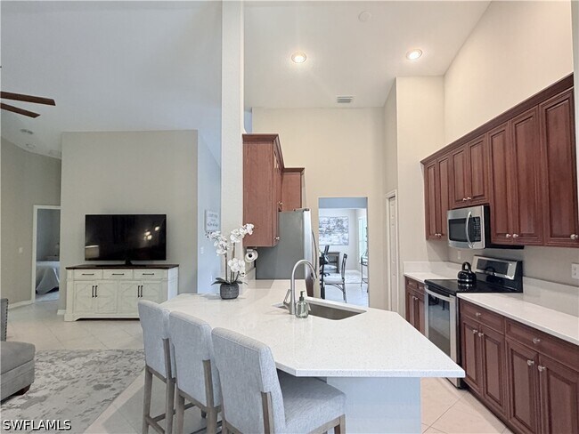 Building Photo - 6345 Lexington Ct