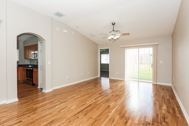 Building Photo - 11026 Whittney Chase Dr