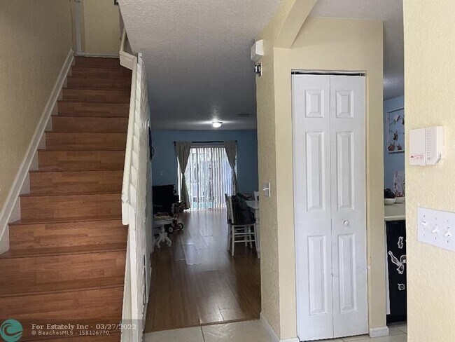 Foto del edificio - 834 Summit Lake Dr