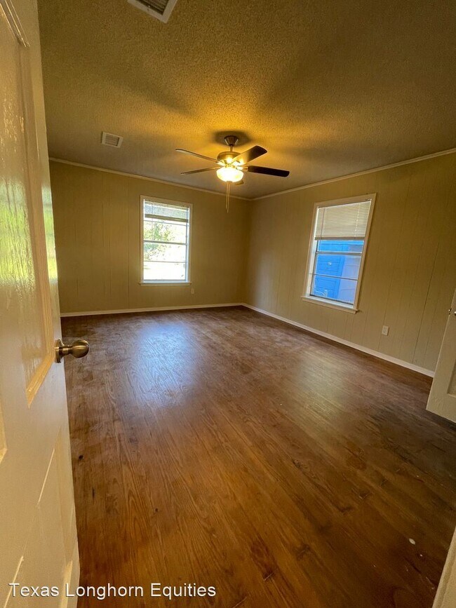 Building Photo - 3 br, 1 bath House - 5020 Langley