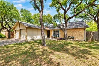 Building Photo - 8808 Pineridge Dr