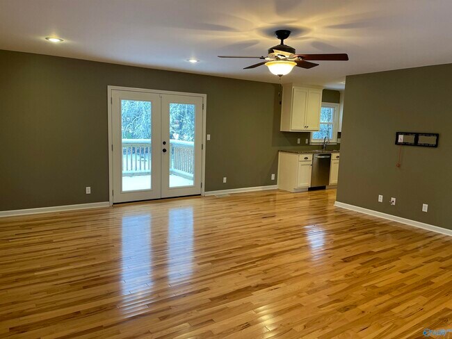 Foto del edificio - 6612 Robinhood Ln NW