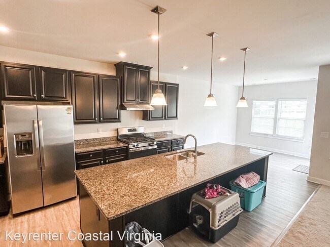 Building Photo - 5 br, 2.5 bath House - 122 Asbury Way