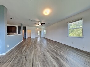 Building Photo - 10322 Urban Oak Trl