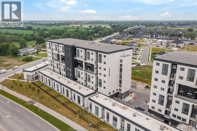 Building Photo - 4400 Laurier Pkwy