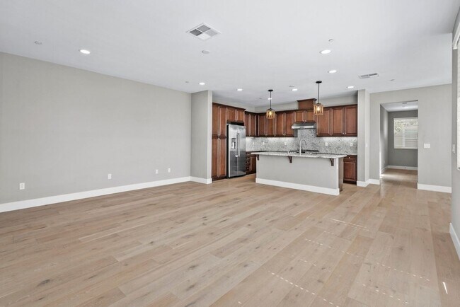 Building Photo - 118 Bonano Ln