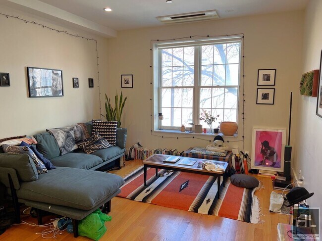 Building Photo - Brand New Spacious 1 Bedroom/1 Bathroom ap...
