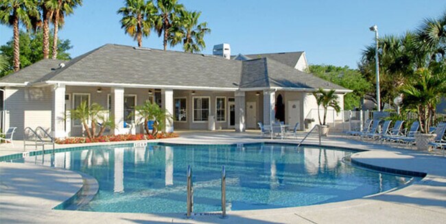 Primera piscina de la casa club - 715 Sugar Bay Way