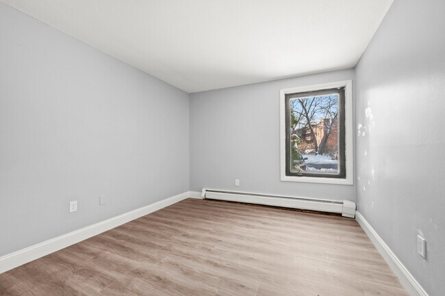 Building Photo - 117 Silver Ln