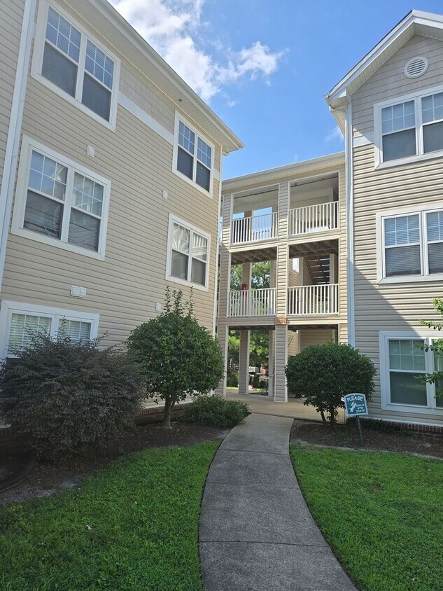 Primary Photo - NEW LISTING!!!!!