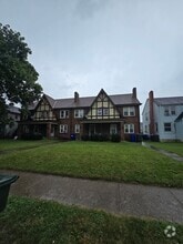 Building Photo - 596-602-602 S Hague Ave