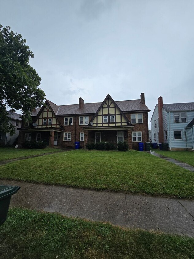 Foto principal - 596-602-602 S Hague Ave