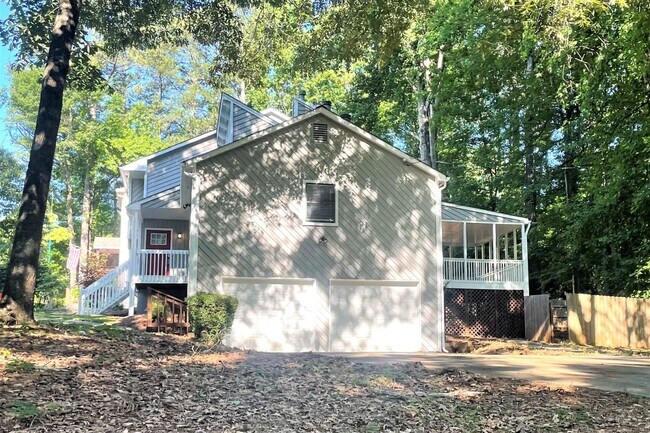 Building Photo - 310 Homestead Cir Nw